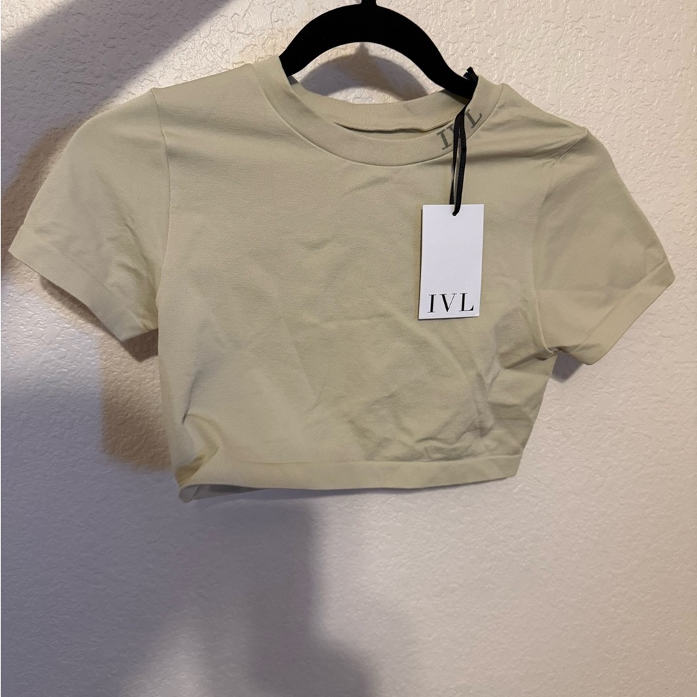 IVL Women's Short Sleeve Cream Tee